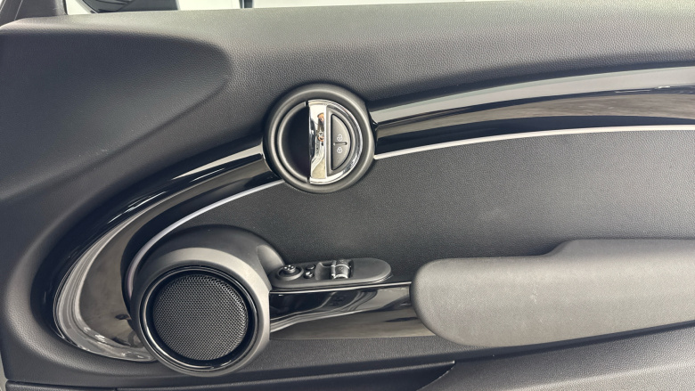 MINI Hatchback 1.5 Cooper Sport 3dr Auto Petrol Hatchback